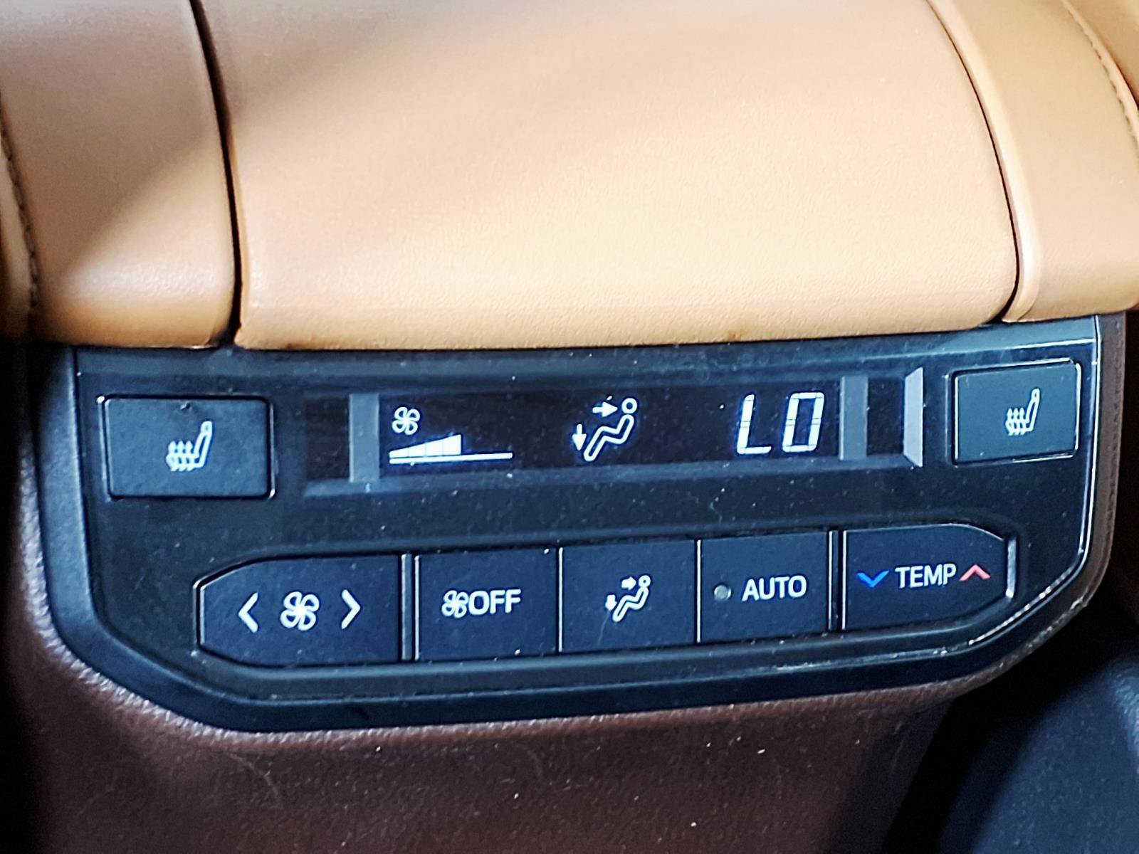 Used 2022 Toyota Highlander Platinum AWD/4WD image 10
