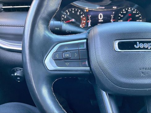 Used 2022 Jeep Compass Limited image 16