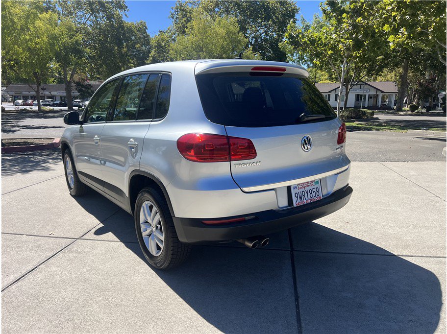 Used 2013 Volkswagen Tiguan S FWD image 5