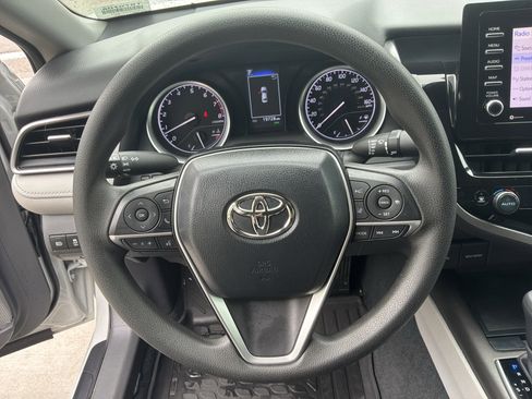 Used 2023 Toyota Camry LE w/ Convenience Package FWD image 18
