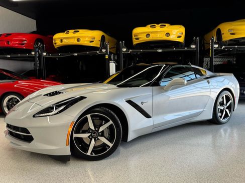 Used 2015 Chevrolet Corvette Stingray Coupe w/ 2LT Preferred Equipment Group RWD image 3