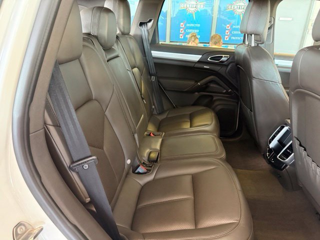 Used 2016 Porsche Cayenne AWD/4WD image 23