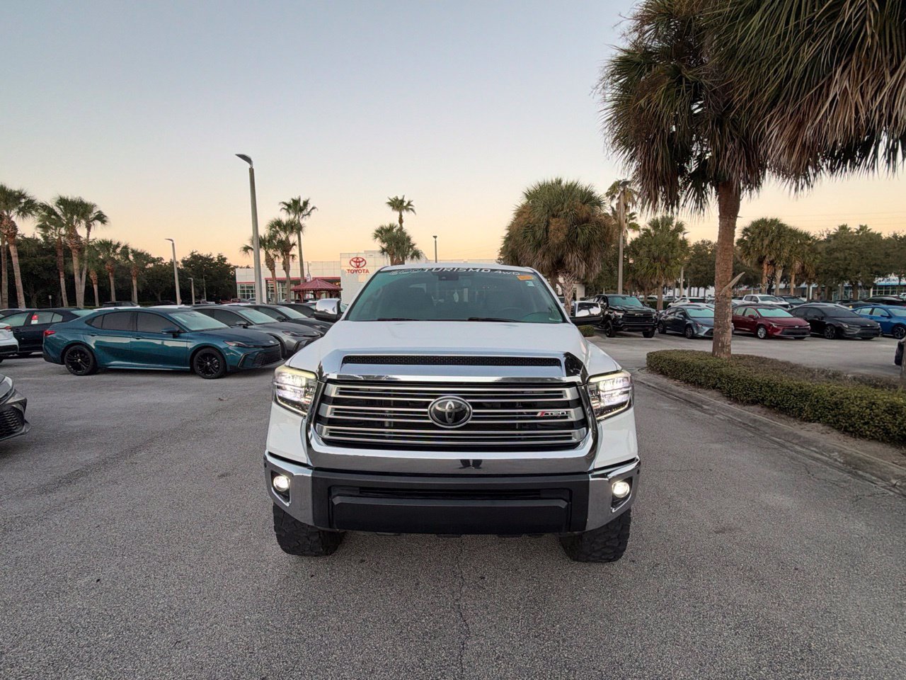 Used 2021 Toyota Tundra Limited w/ Limited Premium Package AWD/4WD image 6