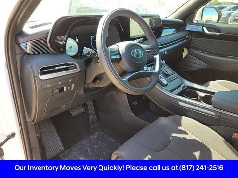 Used 2025 Hyundai Palisade Calligraphy image 4