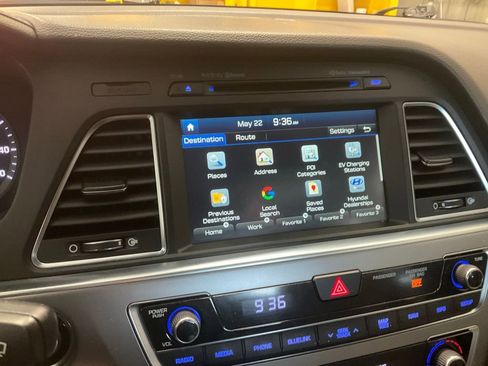 Used 2016 Hyundai Sonata Limited FWD image 23