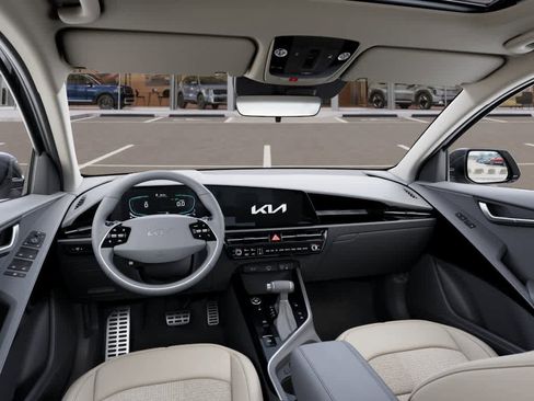 New 2025 Kia Niro EX Touring image 14