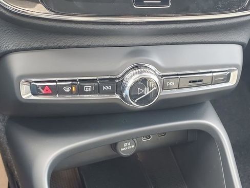 New 2026 Volvo XC40 B5 Ultra w/ Protection Package Premier image 23