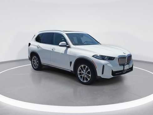 Used 2024 BMW X5 xDrive40i w/ Premium Package AWD/4WD image 2