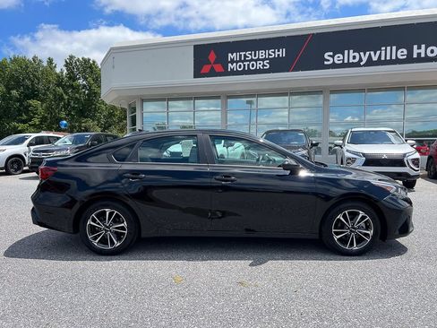 Used 2023 Kia Forte LXS FWD image 6