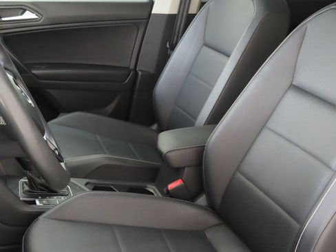 Used 2021 Volkswagen Tiguan SEL AWD/4WD image 11