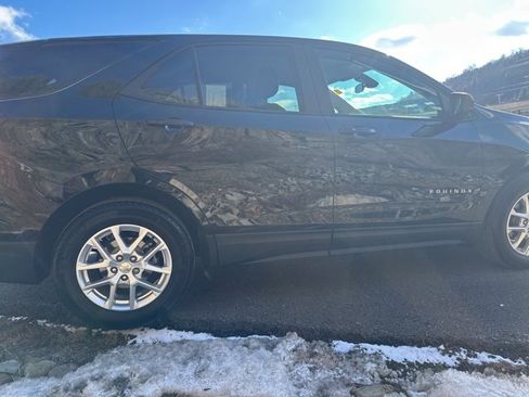 Used 2022 Chevrolet Equinox LS w/ LS Convenience Package image 12