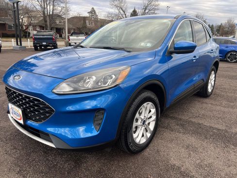 Used 2021 Ford Escape SE w/ Convenience Package image 3