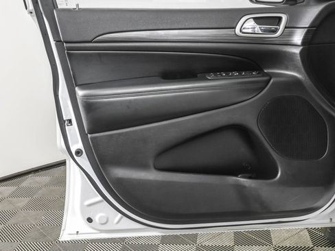 Used 2020 Jeep Grand Cherokee Altitude image 35