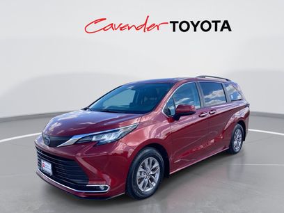 Certified 2021 Toyota Sienna XLE