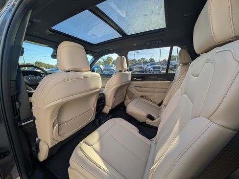 New 2025 Jeep Grand Cherokee L Limited image 14