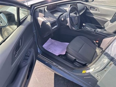 Used 2023 Toyota Prius LE image 6