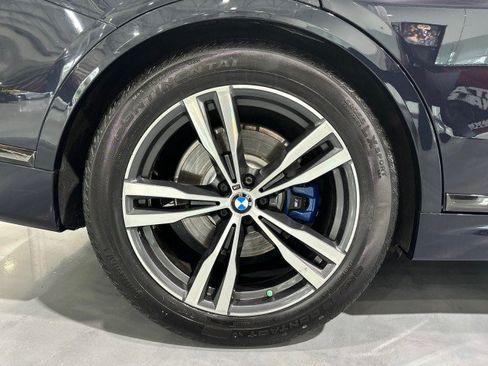 Used 2021 BMW X7 xDrive40i w/ M Sport Package AWD/4WD image 9