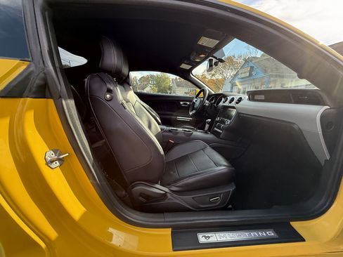 Used 2015 Ford Mustang GT Premium image 14