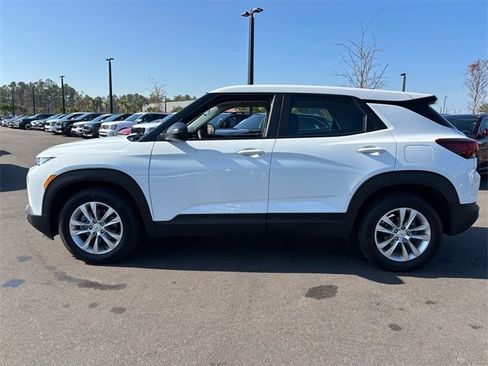 Used 2023 Chevrolet TrailBlazer LS image 3