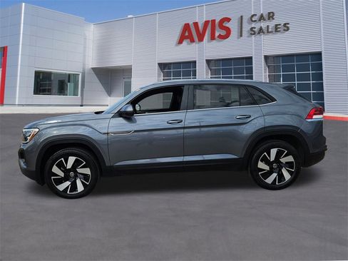Used 2025 Volkswagen Atlas Cross Sport SE image 2