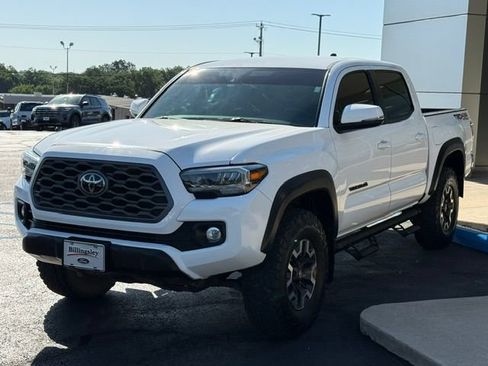 Used 2023 Toyota Tacoma TRD Off-Road AWD/4WD image 4