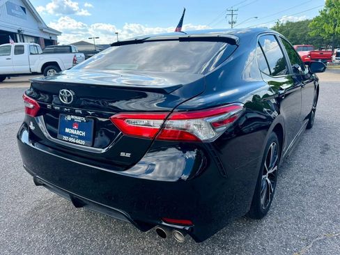 Used 2018 Toyota Camry SE w/ Moonroof Package FWD image 5