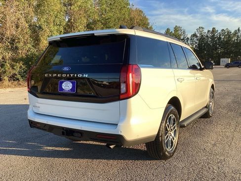 New 2025 Ford Expedition Active image 5