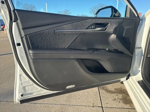 Used 2026 Toyota Camry XLE w/ Premium Plus Package image 16