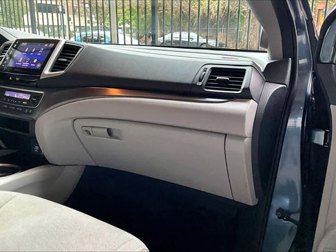 Used 2017 Honda Pilot EX image 18