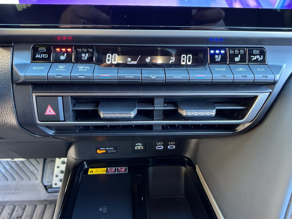 Used 2025 Toyota Camry XSE w/ Premium Plus Package AWD/4WD image 17