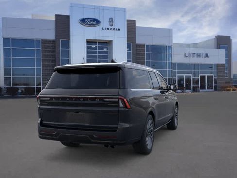 New 2025 Lincoln Navigator L Reserve image 8