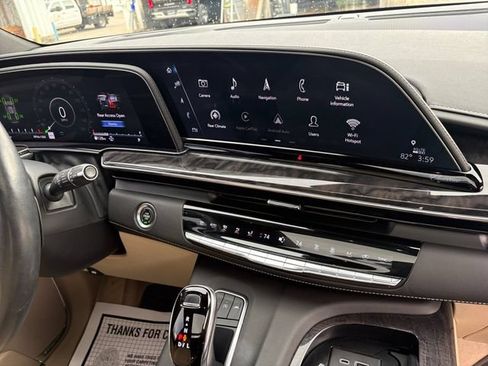 Used 2022 Cadillac Escalade ESV Premium Luxury w/ Performance Package AWD/4WD image 8