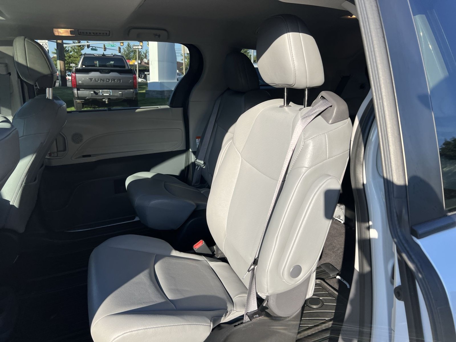 Used 2024 Toyota Sienna XLE w/ XLE Plus Package AWD/4WD image 25
