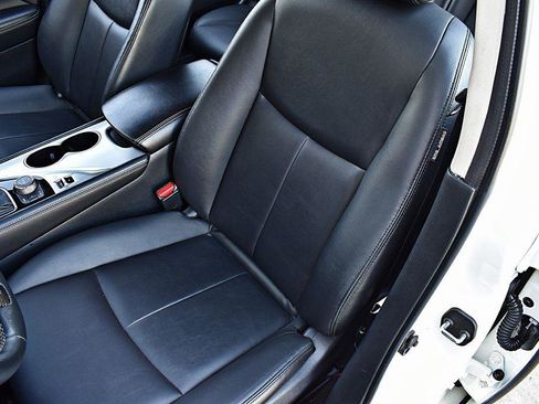 Used 2019 INFINITI Q50 Luxe AWD/4WD image 17