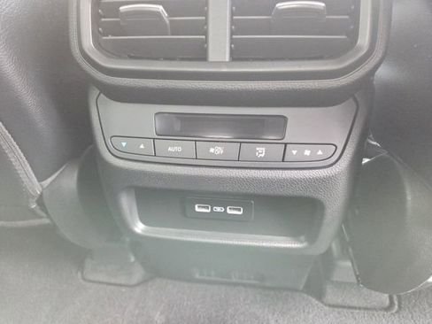 Used 2023 Honda Pilot EX-L image 15