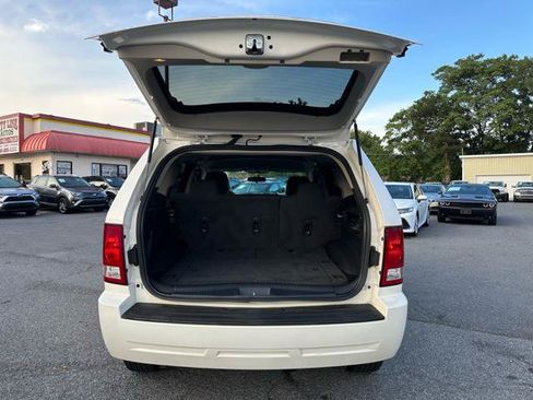 Used 2008 Jeep Grand Cherokee Laredo AWD/4WD image 15