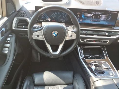 Used 2025 BMW X7 xDrive40i AWD/4WD image 18