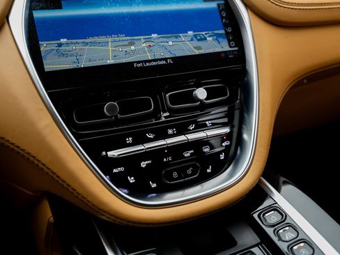 Used 2021 Aston Martin DBX AWD/4WD image 47