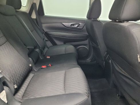 Used 2018 Nissan Rogue S FWD image 19