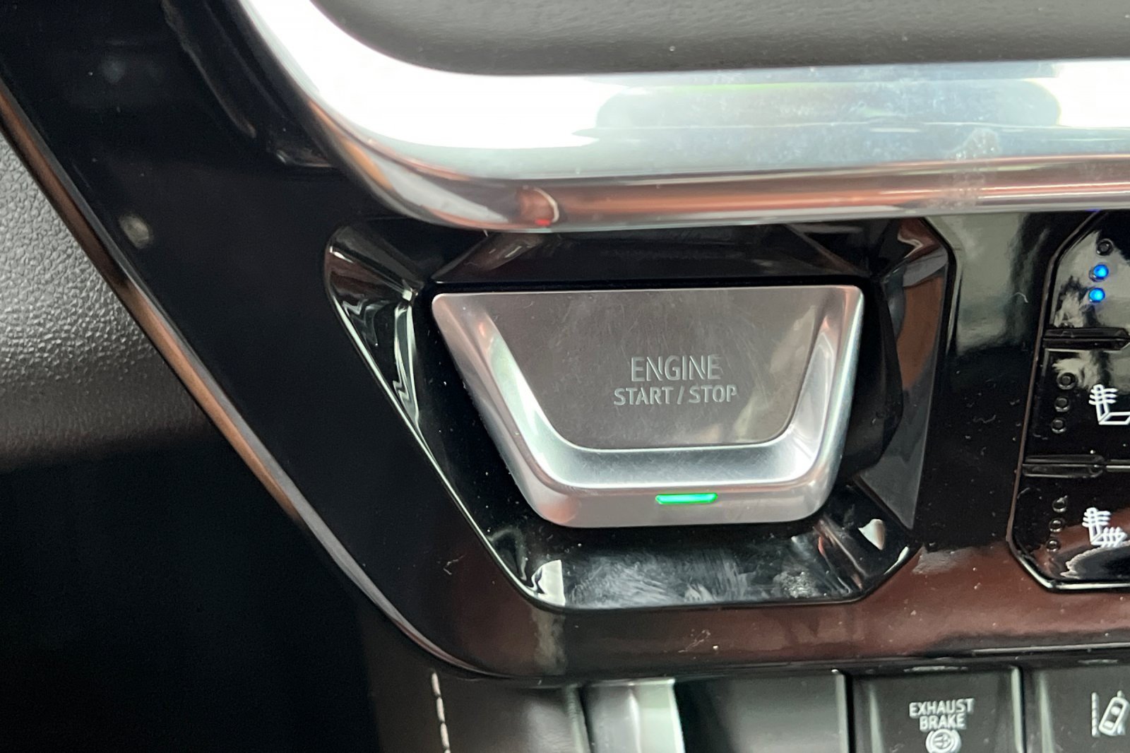 Used 2024 GMC Sierra 3500 Denali Ultimate AWD/4WD image 19
