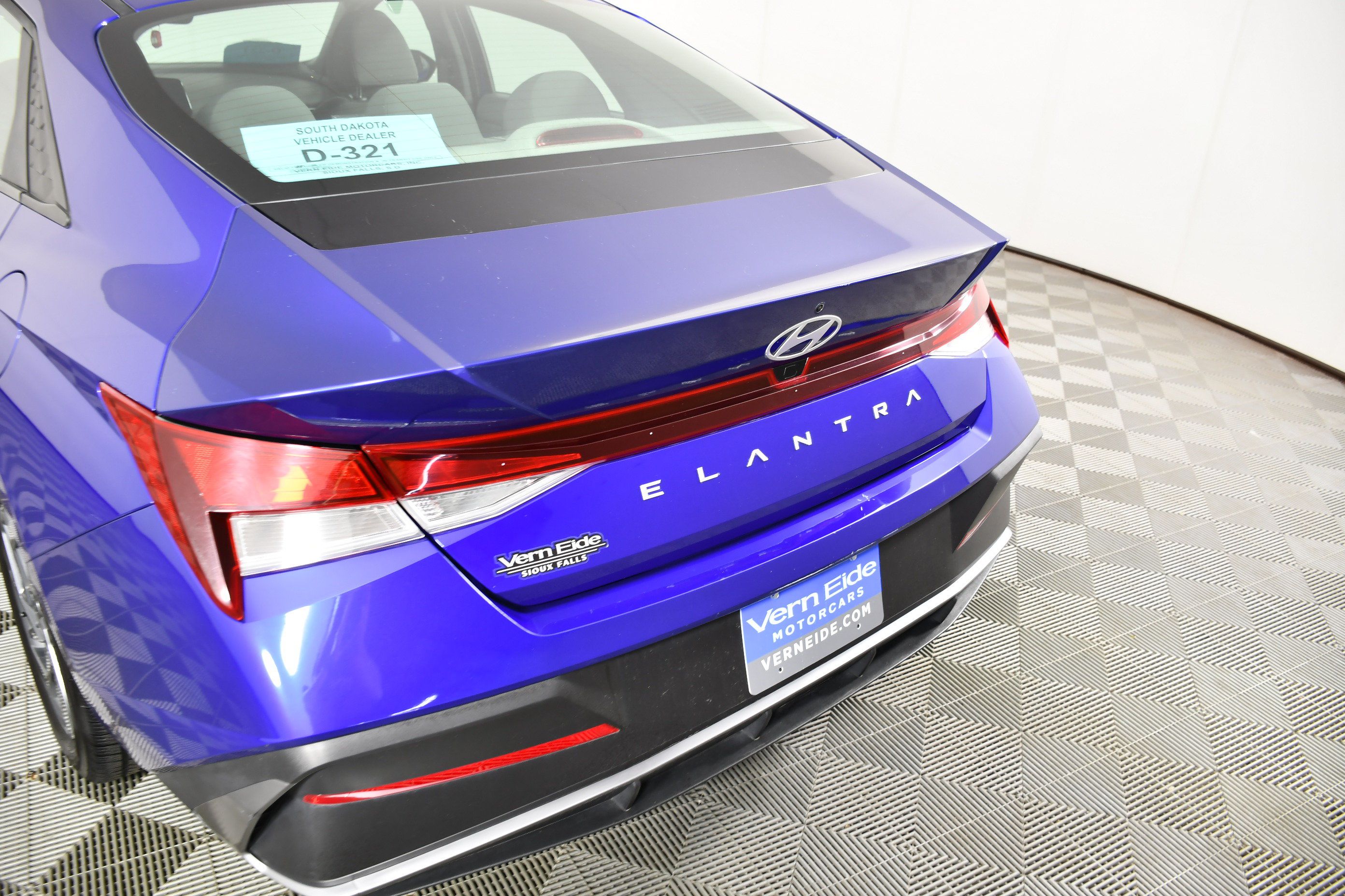 Used 2024 Hyundai Elantra SEL FWD image 15
