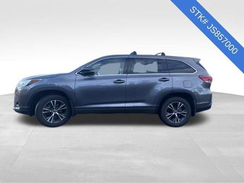 Used 2018 Toyota Highlander LE image 4
