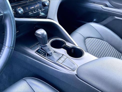 Used 2024 Toyota Camry SE image 16