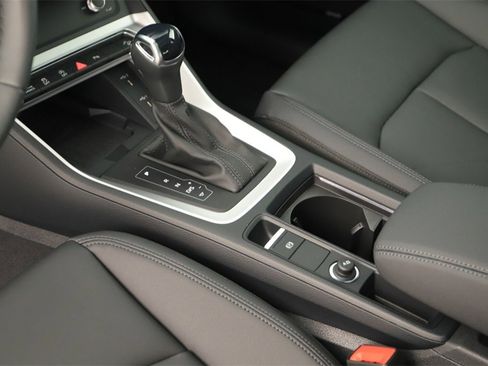 New 2025 Audi Q3 2.0T Premium image 17