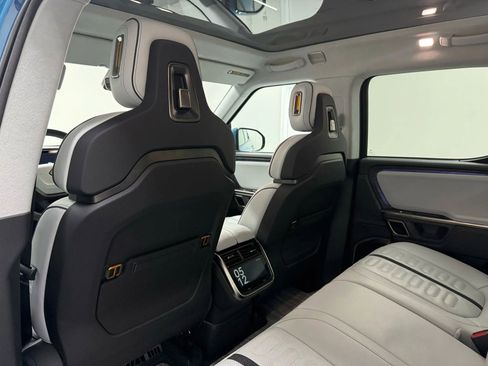 Used 2023 Rivian R1T Launch Edition image 18