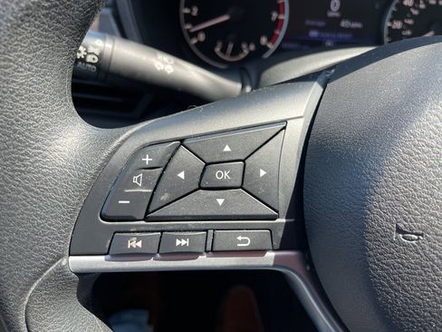 Used 2025 Nissan Altima 2.5 SV FWD image 13