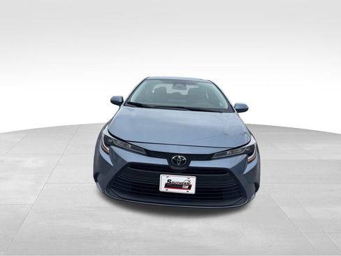 Used 2023 Toyota Corolla LE image 9