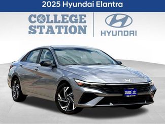 Used 2025 Hyundai Elantra Sport FWD video 1