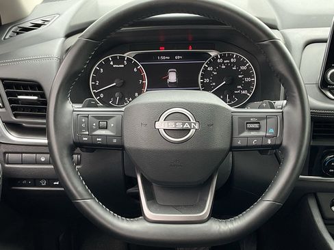 Used 2025 Nissan Rogue SV image 21