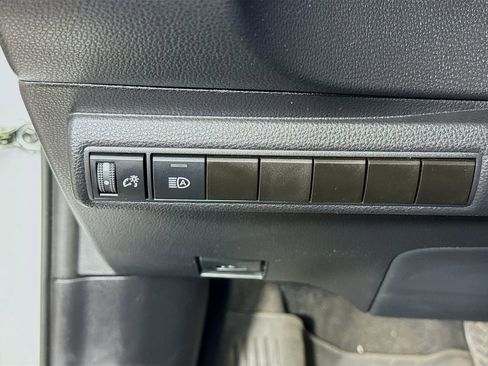 Used 2025 Toyota Corolla LE image 6